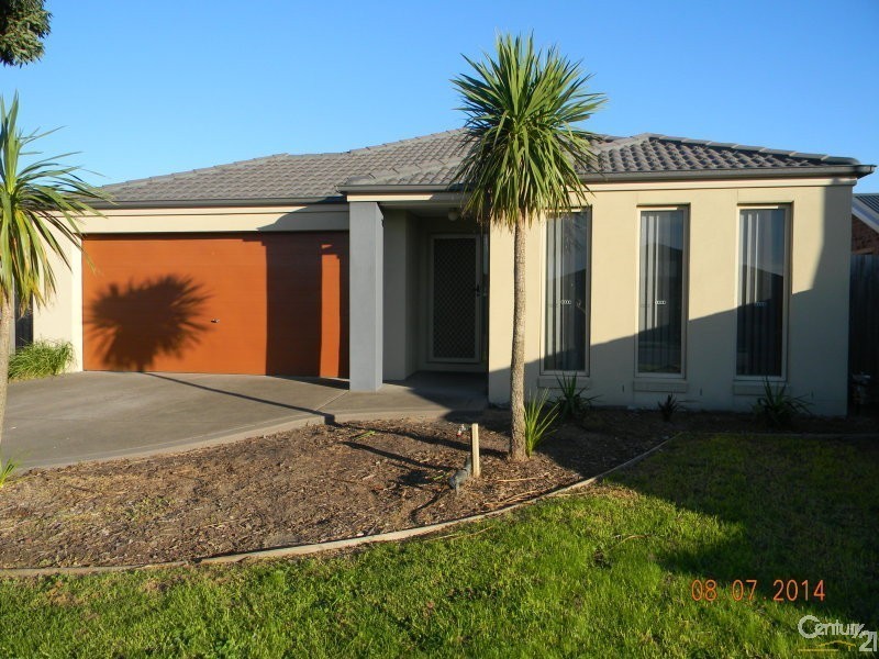 11 St Mellion Court, Cranbourne VIC 3977