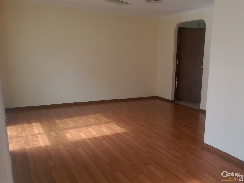 28 Beckington Cres, Hampton Park VIC 3976