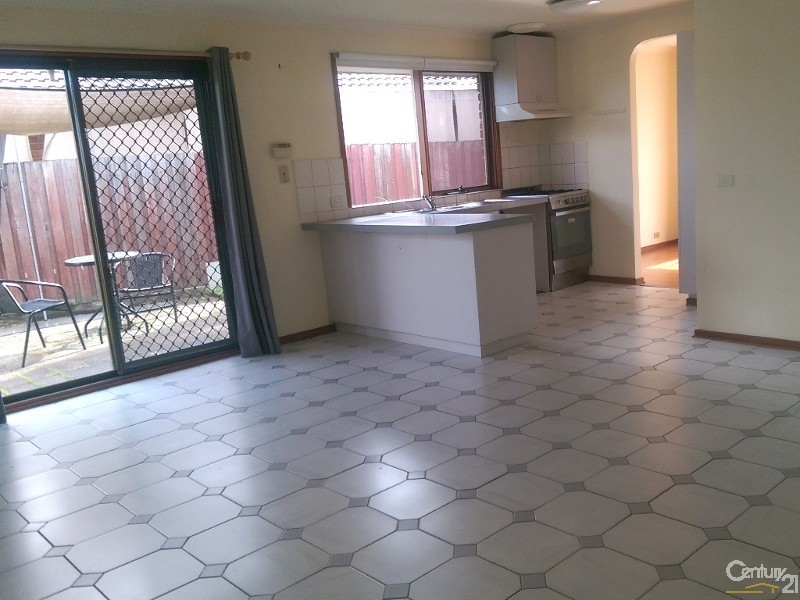 28 Beckington Cres, Hampton Park VIC 3976