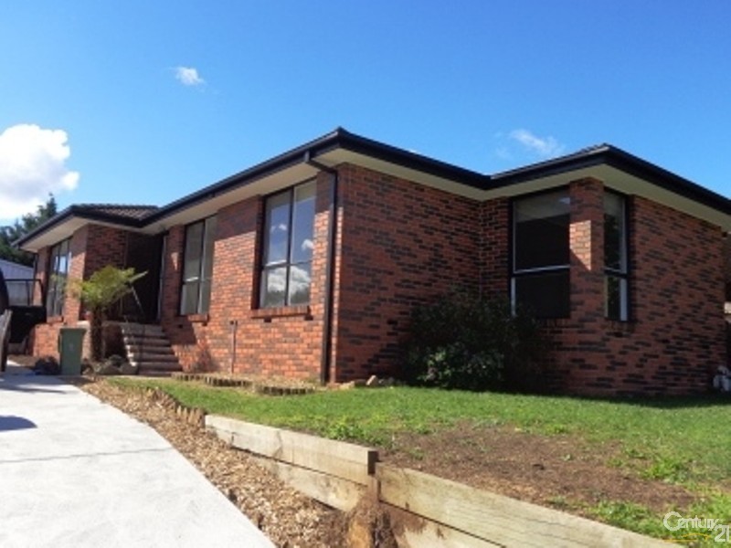 15 Meredith Cres, Hampton Park VIC 3976