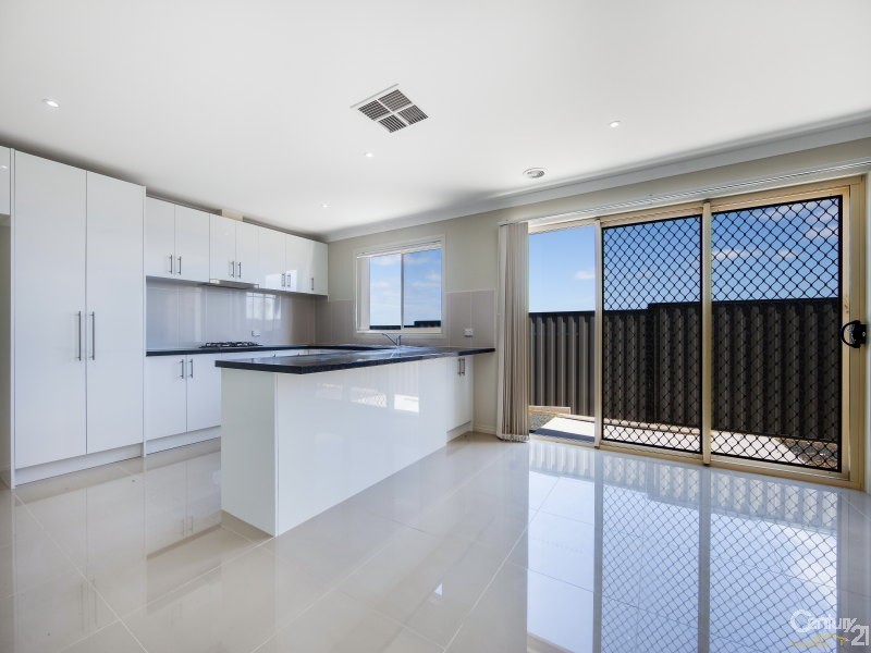 21 Botham Crescent, Pakenham VIC 3810