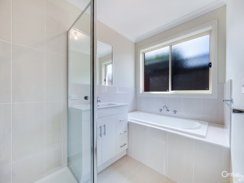 21 Botham Crescent, Pakenham VIC 3810