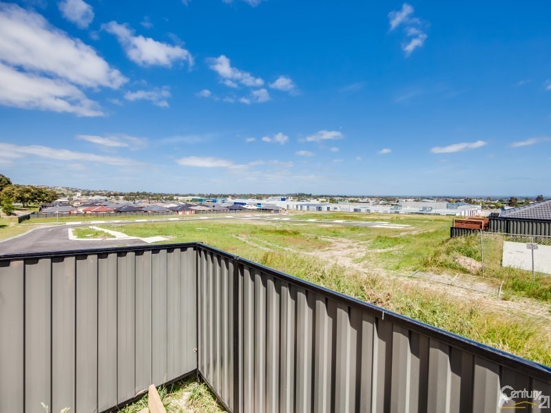 21 Botham Crescent, Pakenham VIC 3810