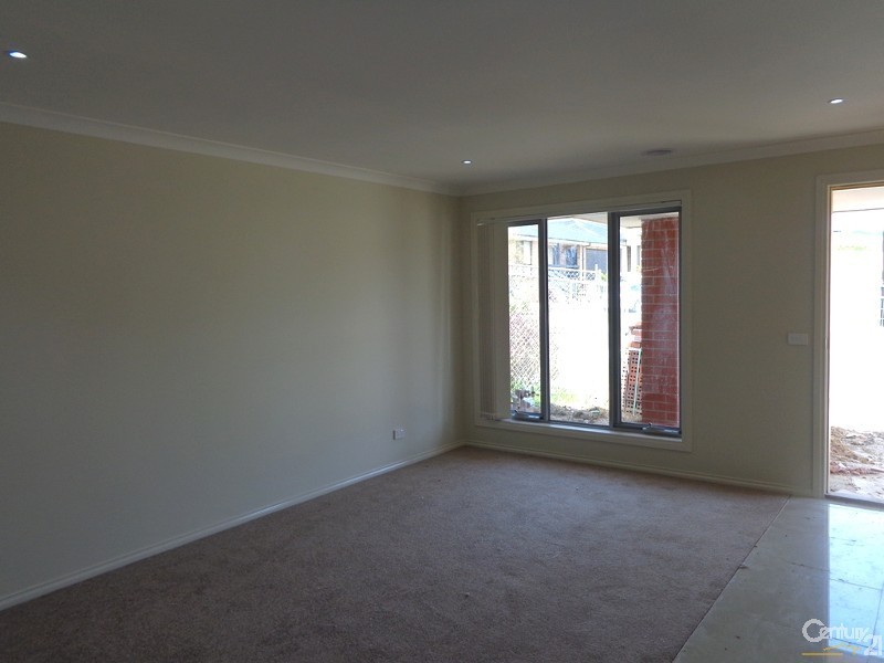 43 Chestnut Chase, Pakenham VIC 3810