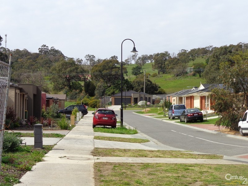 43 Chestnut Chase, Pakenham VIC 3810