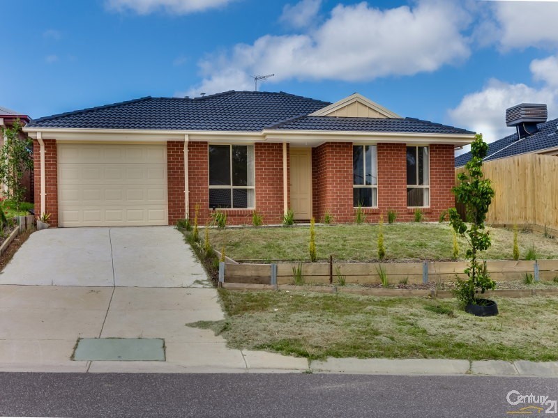 11 Doonie Way, Pakenham VIC 3810
