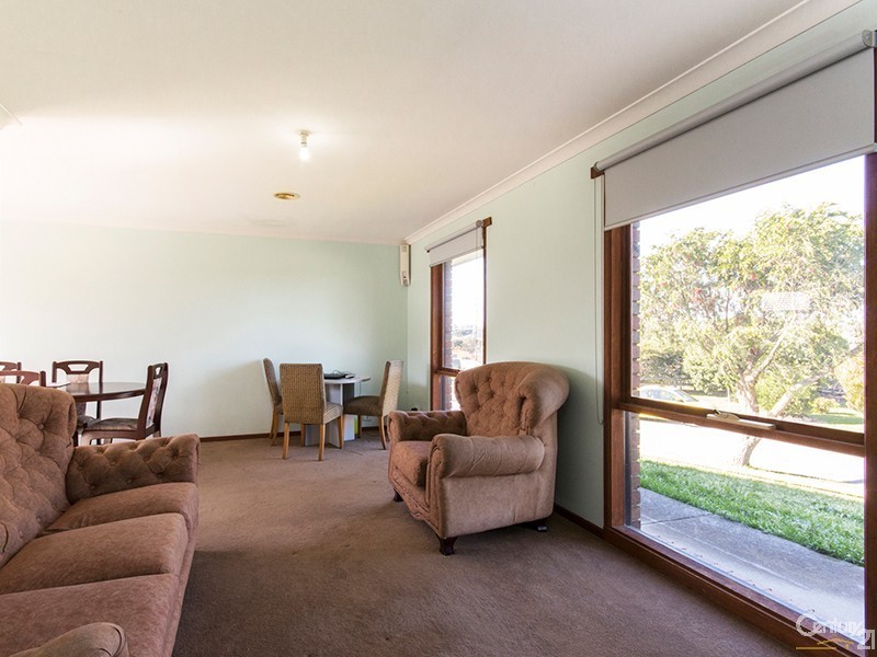 35 Lesley Drive, Hampton Park VIC 3976