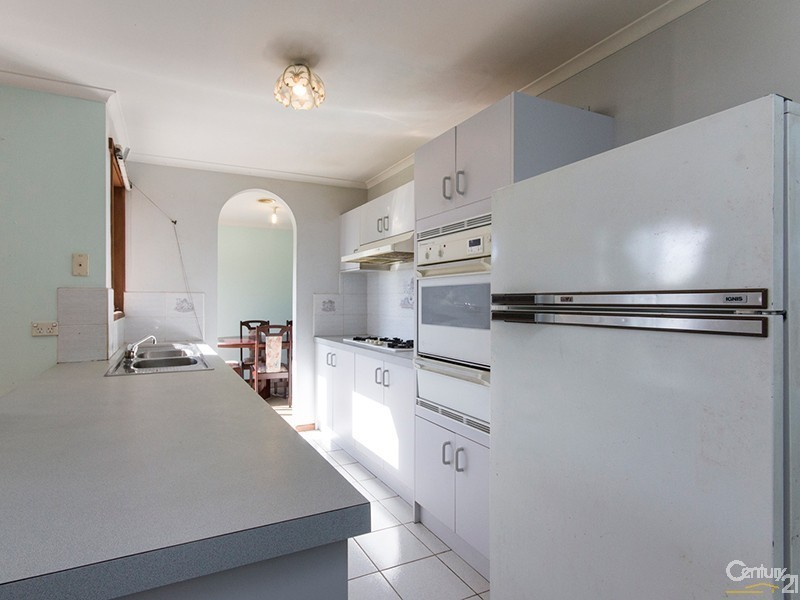 35 Lesley Drive, Hampton Park VIC 3976