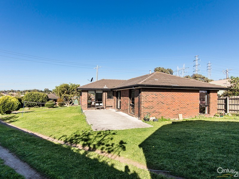 35 Lesley Drive, Hampton Park VIC 3976