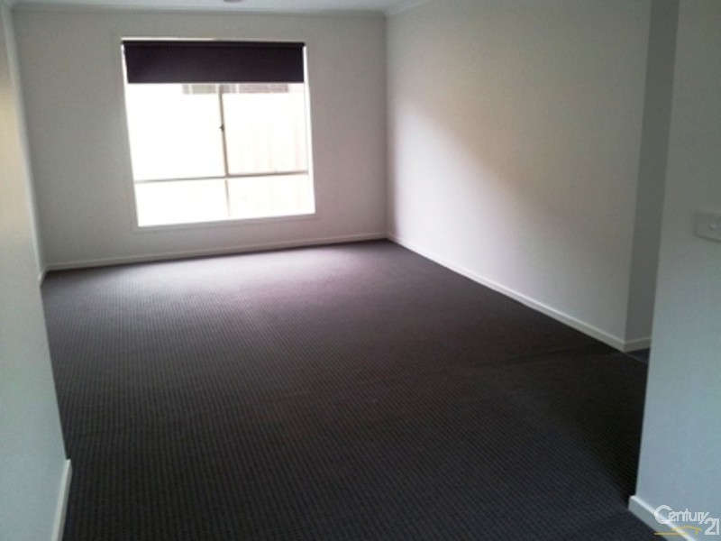 5 Tilly Place, Lynbrook VIC 3975