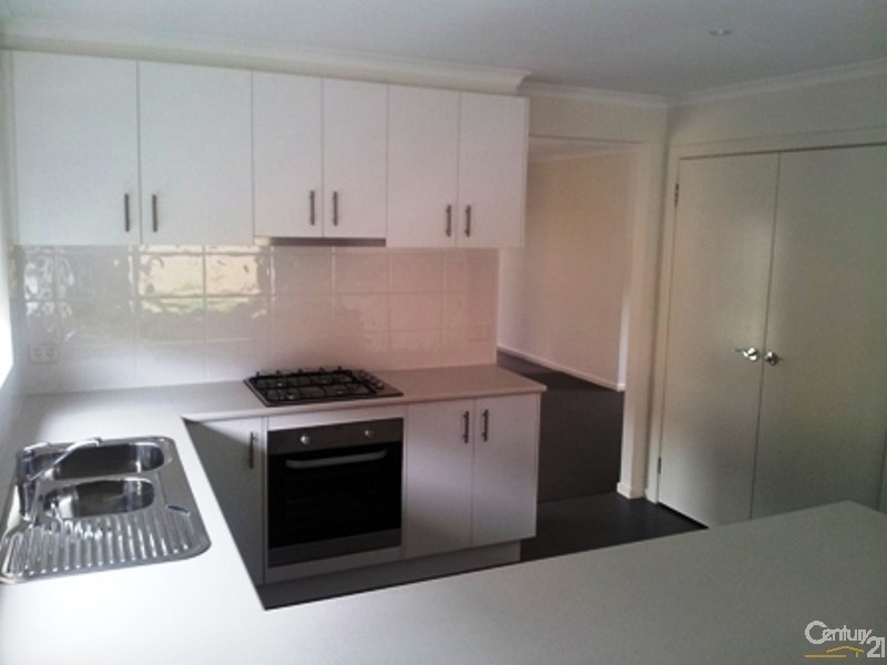 5 Tilly Place, Lynbrook VIC 3975