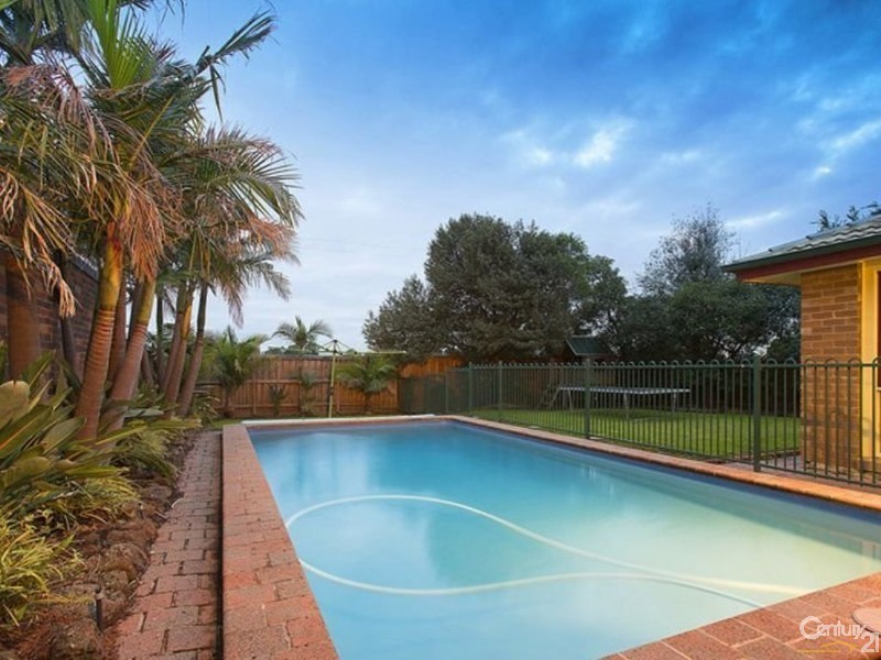 130 Oaktree Drive, Hampton Park VIC 3976