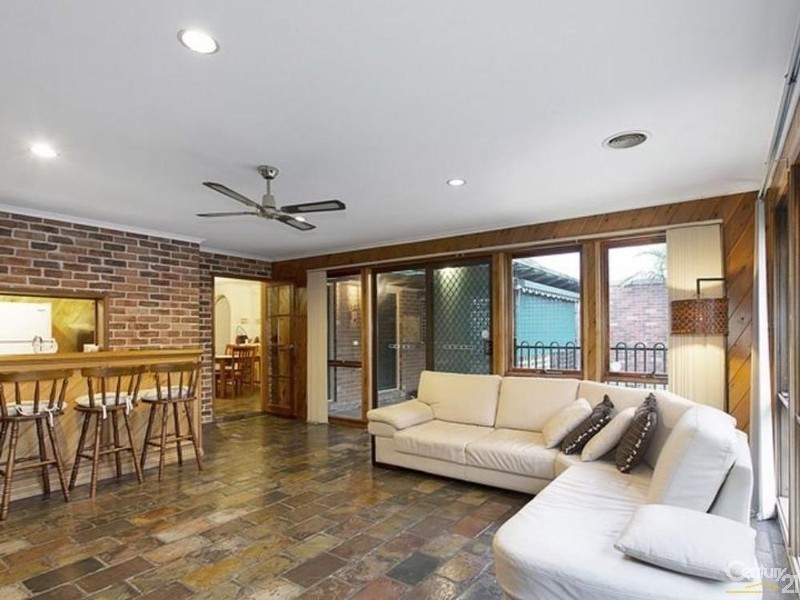 130 Oaktree Drive, Hampton Park VIC 3976