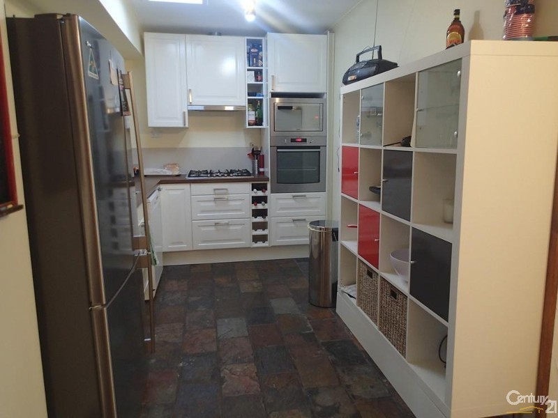 130 Oaktree Drive, Hampton Park VIC 3976