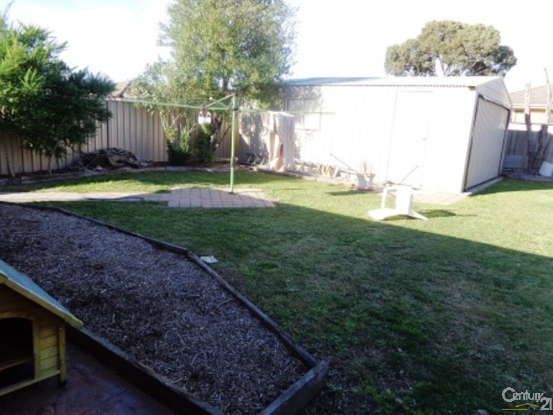 50 Ivan Cres, Hampton Park VIC 3976