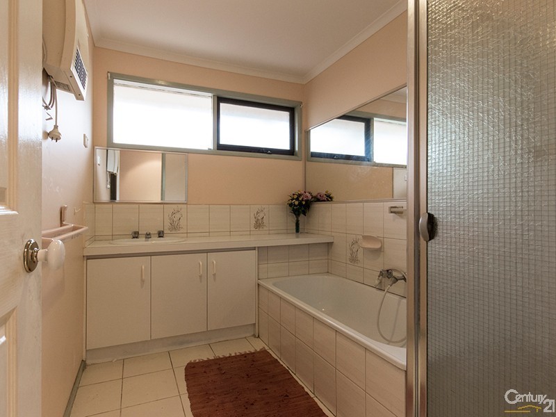 57 Meredith Cres, Hampton Park VIC 3976