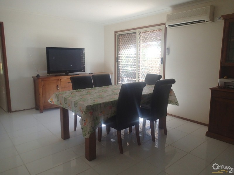 33 Warana Drive,, Hampton Park VIC 3976