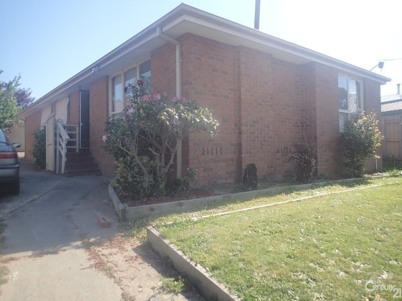 33 Warana Drive,, Hampton Park VIC 3976