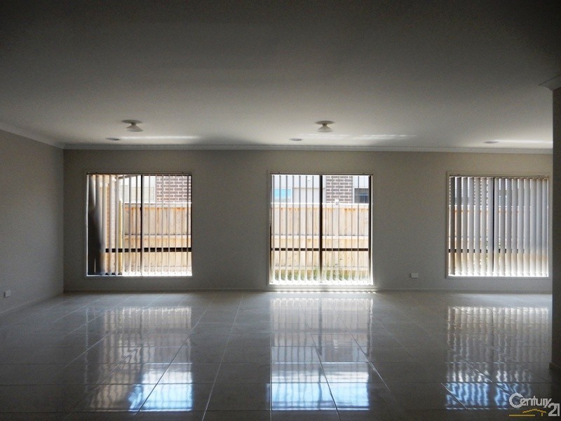 38 Peridot Avenue, Officer VIC 3809