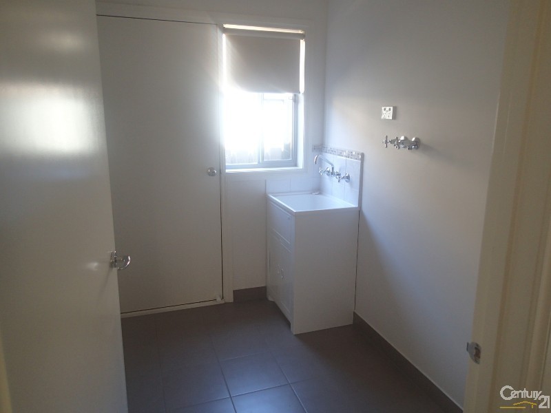 17 Paso Grove, Clyde North VIC 3978