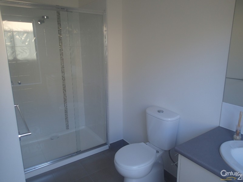 17 Paso Grove, Clyde North VIC 3978