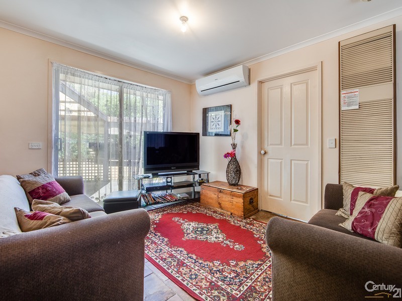 13 Chester Drive, Hampton Park VIC 3976