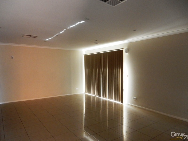 2/22 Bemersyde Drive, Berwick VIC 3806