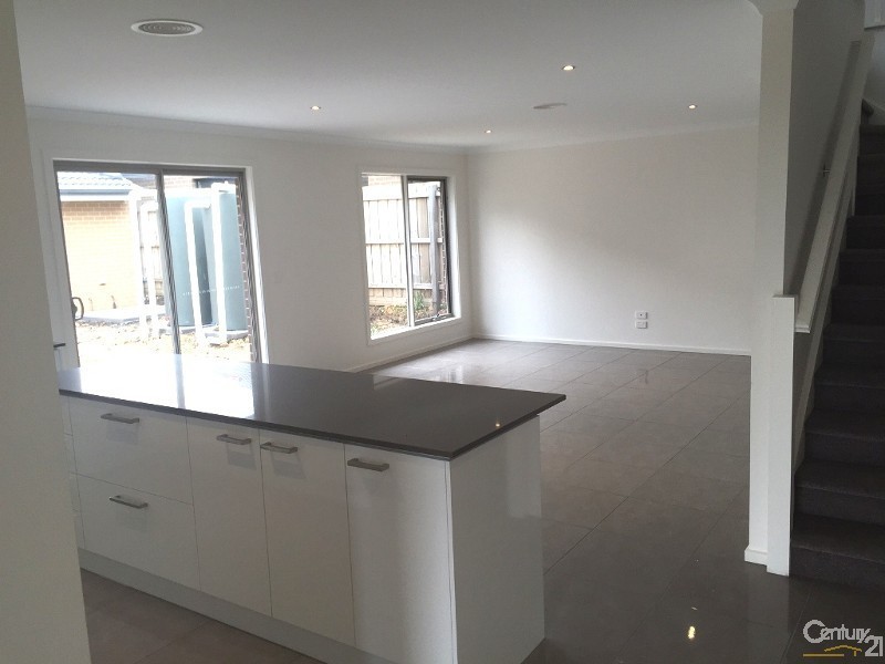 60 Banjo Circuit, Lynbrook VIC 3975