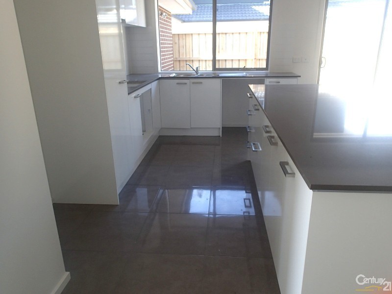 60 Banjo Circuit, Lynbrook VIC 3975