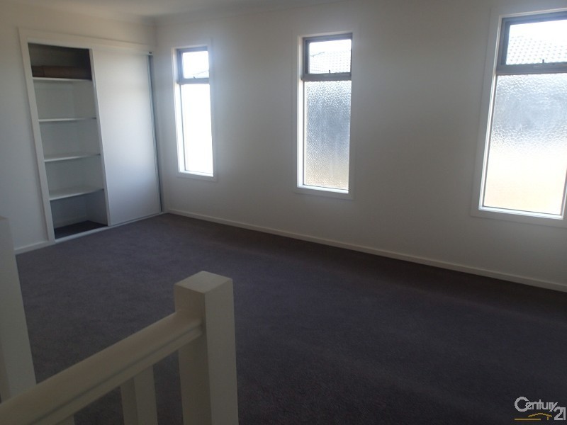 60 Banjo Circuit, Lynbrook VIC 3975