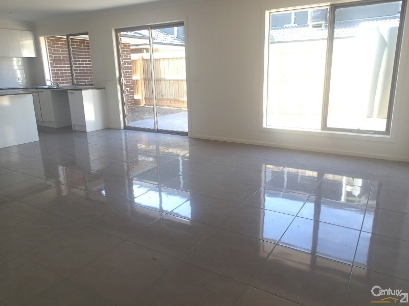 60 Banjo Circuit, Lynbrook VIC 3975