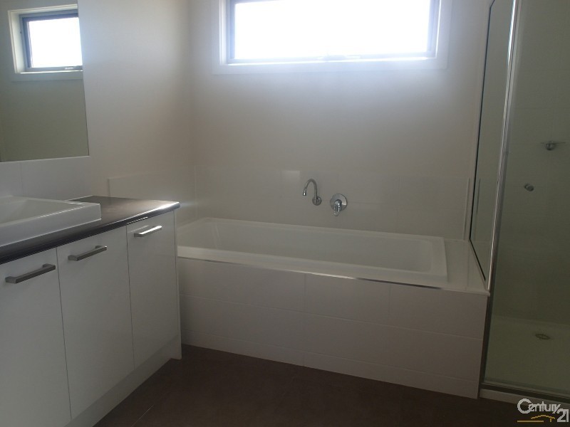 60 Banjo Circuit, Lynbrook VIC 3975