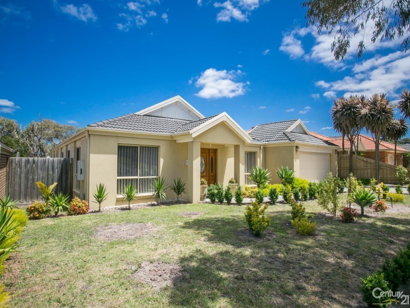 26 St Bernards Crescent, Lynbrook VIC 3975
