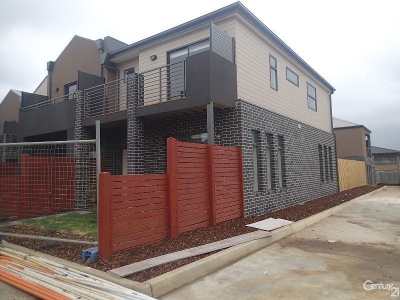 20 Demmie Mews, Lyndhurst VIC 3975