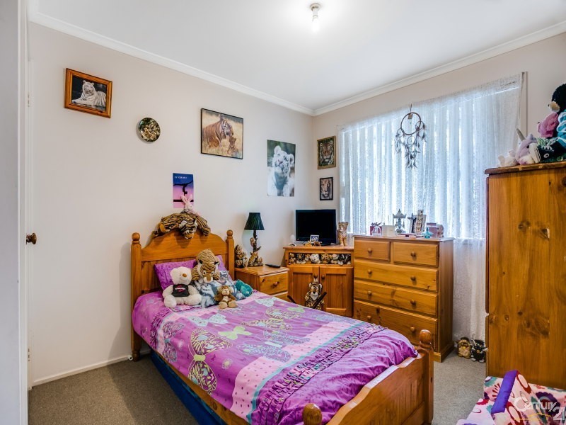 9  Ralph Crescent, Hampton Park VIC 3976