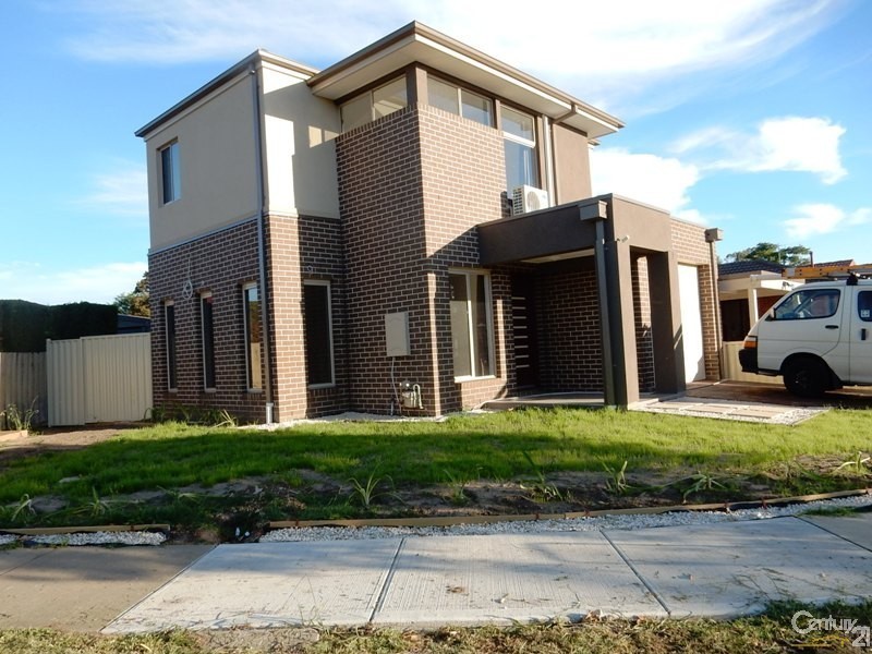 2/31 Beckington Cres, Hampton Park VIC 3976