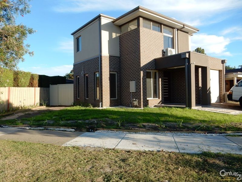 2/31 Beckington Cres, Hampton Park VIC 3976