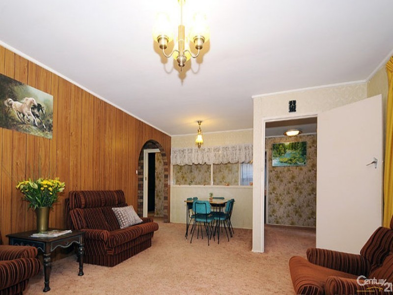 15 Mulgoa Ave, Dandenong North VIC 3175