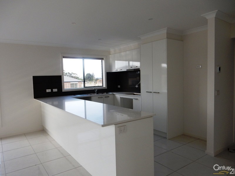 10 Townsend Ave, Clyde VIC 3978