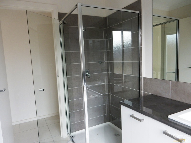 10 Townsend Ave, Clyde VIC 3978