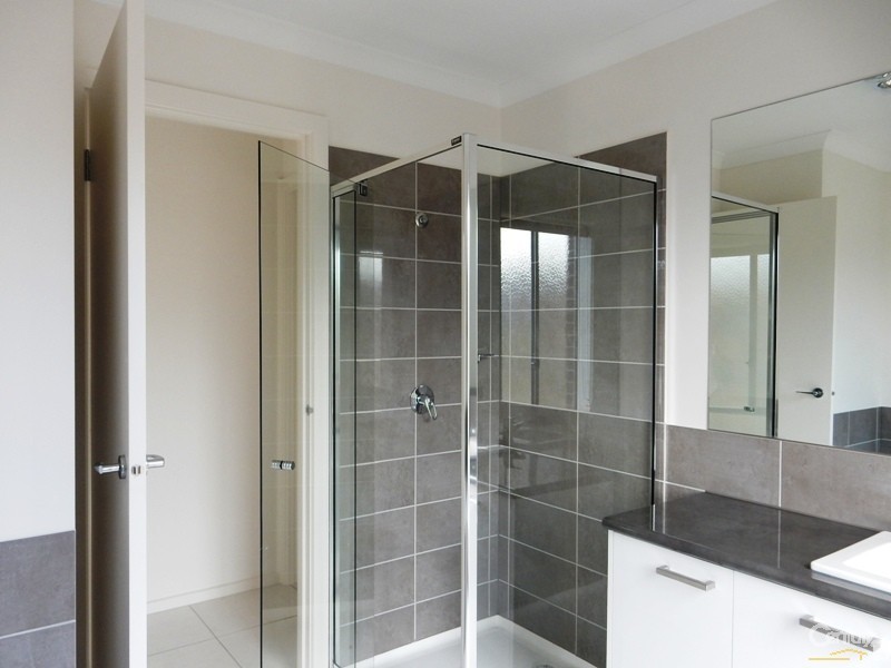 10 Townsend Ave, Clyde VIC 3978