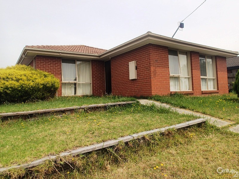 76 Strong Drive, Hampton Park VIC 3976