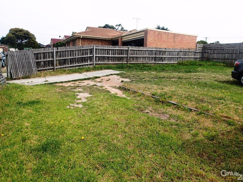 76 Strong Drive, Hampton Park VIC 3976