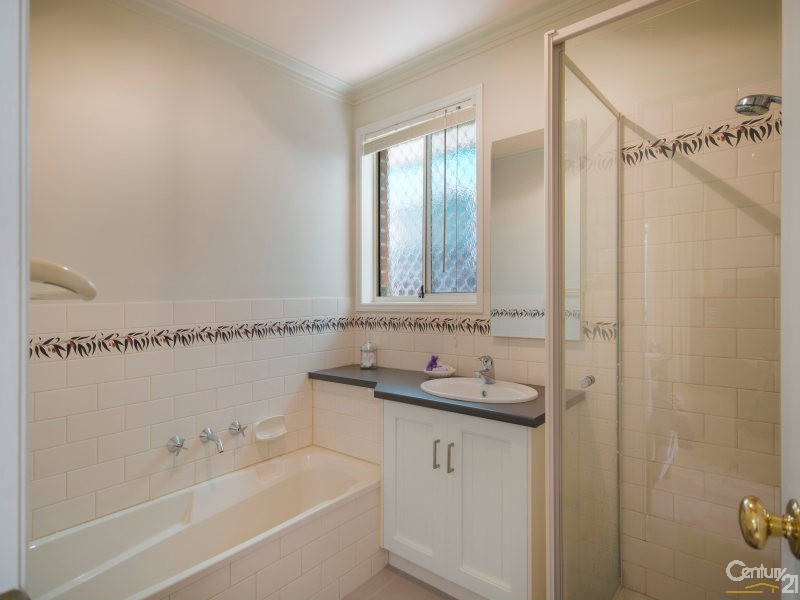 38 Ralph Crescent, Hampton Park VIC 3976