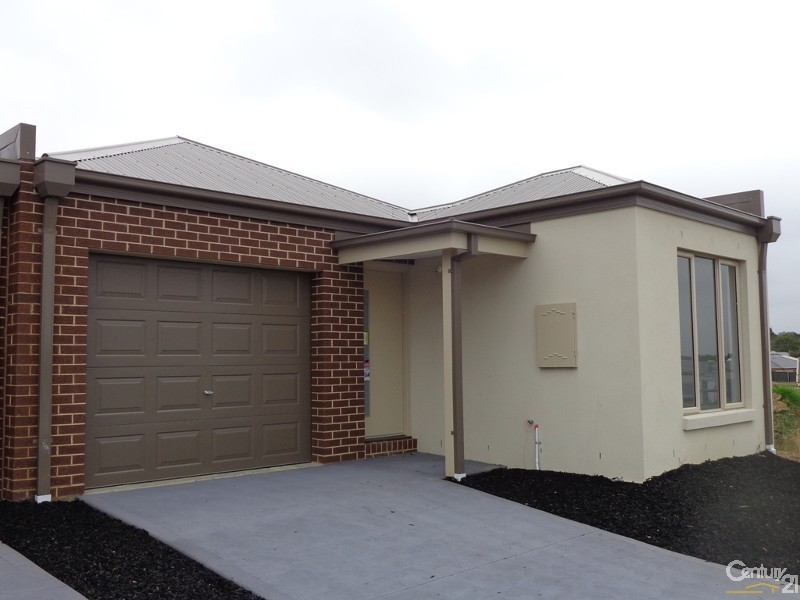 35 Havana Parade, Pakenham VIC 3810