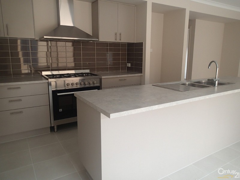 12 Marblelight Way, Clyde North VIC 3978