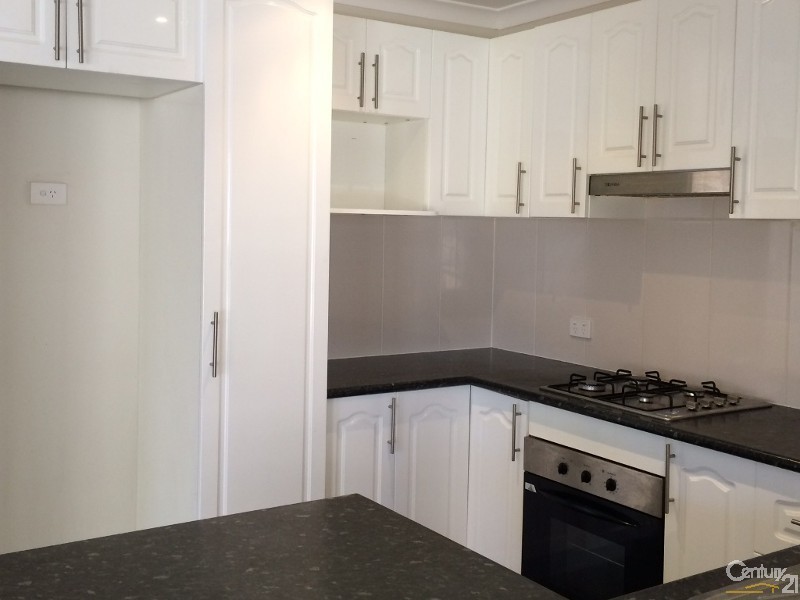 33 Wild Cherry Avenue, Pakenham VIC 3810