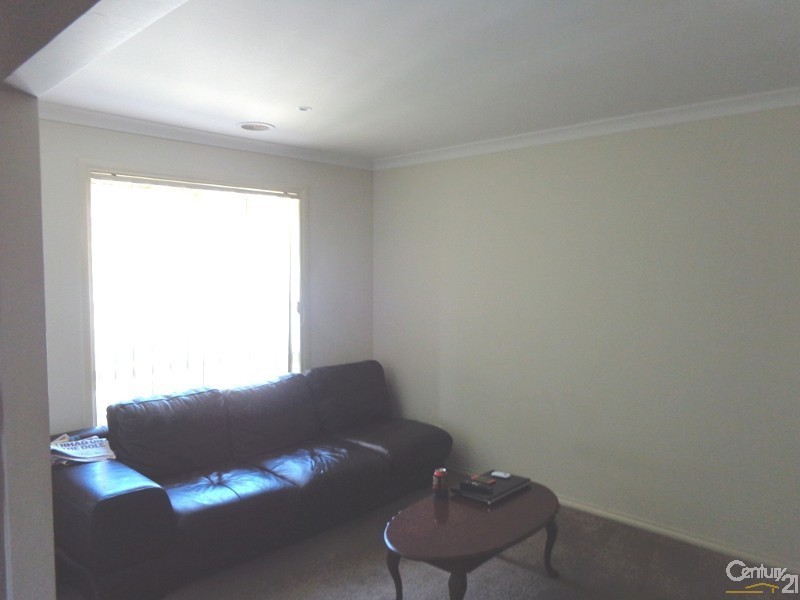 33 Wild Cherry Avenue, Pakenham VIC 3810