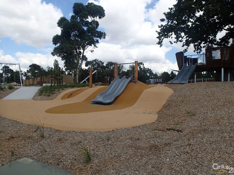 7 Canopy Drive, Cranbourne East VIC 3977