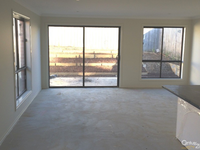 40 Chestnut Chase, Pakenham VIC 3810